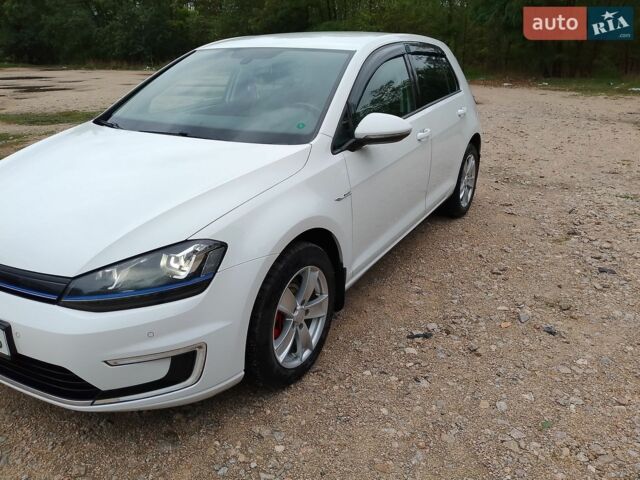 Белый Фольксваген e-Golf, объемом двигателя 0 л и пробегом 92 тыс. км за 10200 $, фото 5 на Automoto.ua