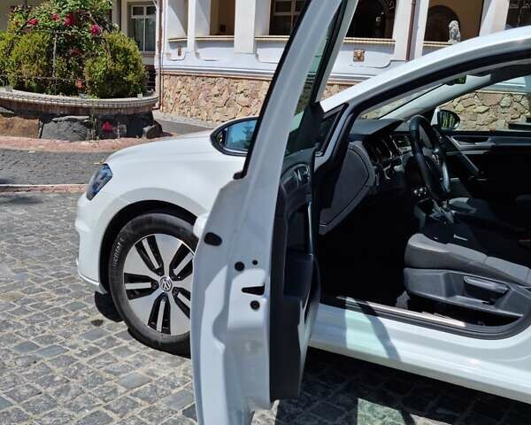 Білий Фольксваген e-Golf, об'ємом двигуна 0 л та пробігом 100 тис. км за 9300 $, фото 52 на Automoto.ua