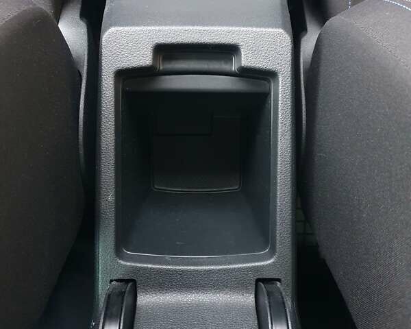 Белый Фольксваген e-Golf, объемом двигателя 0 л и пробегом 130 тыс. км за 8999 $, фото 90 на Automoto.ua