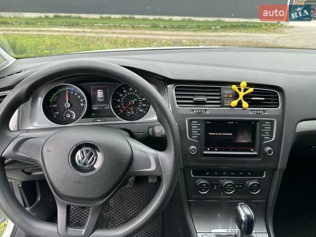 Белый Фольксваген e-Golf, объемом двигателя 0 л и пробегом 68 тыс. км за 8900 $, фото 21 на Automoto.ua