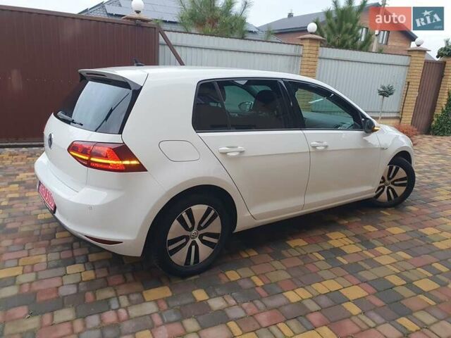 Белый Фольксваген e-Golf, объемом двигателя 0 л и пробегом 130 тыс. км за 8999 $, фото 21 на Automoto.ua