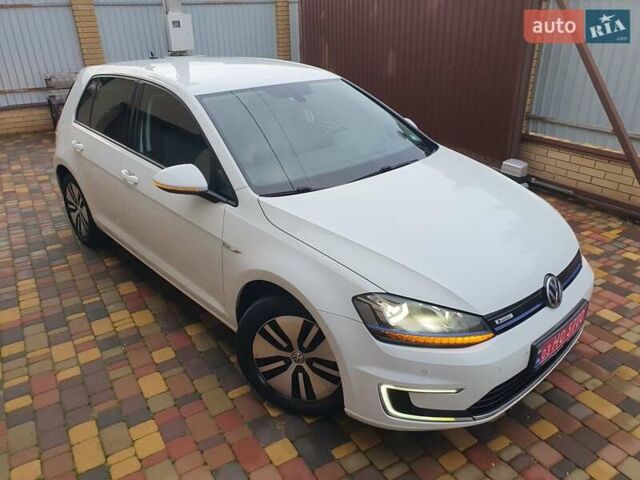 Белый Фольксваген e-Golf, объемом двигателя 0 л и пробегом 130 тыс. км за 8999 $, фото 25 на Automoto.ua