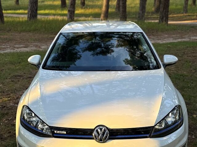 Білий Фольксваген e-Golf, об'ємом двигуна 100 л та пробігом 155 тис. км за 9800 $, фото 8 на Automoto.ua