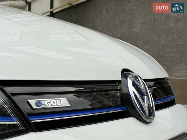 Белый Фольксваген e-Golf, объемом двигателя 0 л и пробегом 142 тыс. км за 7950 $, фото 11 на Automoto.ua