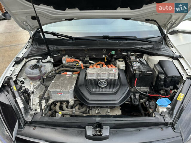 Білий Фольксваген e-Golf, об'ємом двигуна 0 л та пробігом 181 тис. км за 8200 $, фото 23 на Automoto.ua