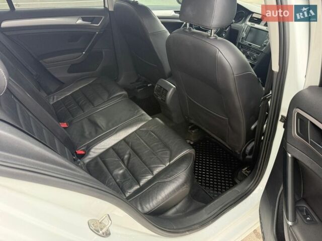 Белый Фольксваген e-Golf, объемом двигателя 0 л и пробегом 145 тыс. км за 9500 $, фото 11 на Automoto.ua