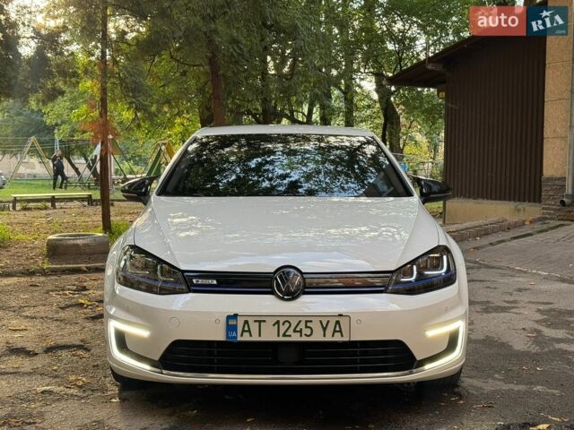 Белый Фольксваген e-Golf, объемом двигателя 0 л и пробегом 150 тыс. км за 9350 $, фото 1 на Automoto.ua