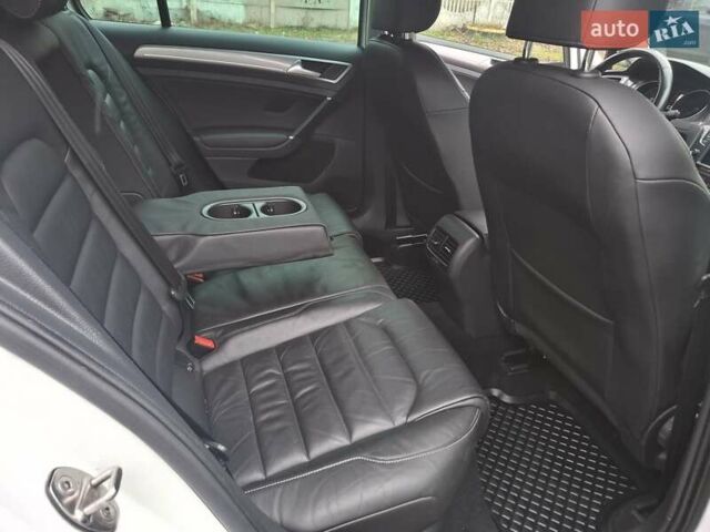 Білий Фольксваген e-Golf, об'ємом двигуна 0 л та пробігом 118 тис. км за 8800 $, фото 17 на Automoto.ua