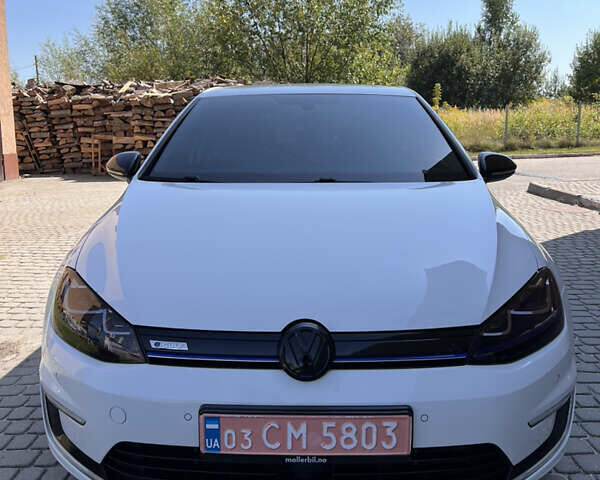 Белый Фольксваген e-Golf, объемом двигателя 0 л и пробегом 102 тыс. км за 9900 $, фото 4 на Automoto.ua