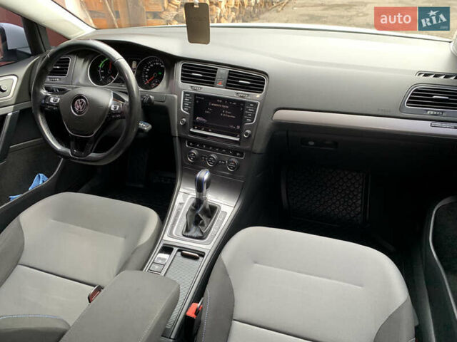 Білий Фольксваген e-Golf, об'ємом двигуна 0 л та пробігом 142 тис. км за 7999 $, фото 75 на Automoto.ua
