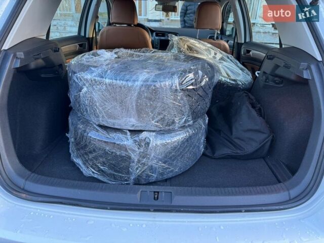 Білий Фольксваген e-Golf, об'ємом двигуна 0 л та пробігом 133 тис. км за 8700 $, фото 56 на Automoto.ua