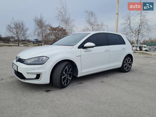 Білий Фольксваген e-Golf, об'ємом двигуна 0 л та пробігом 120 тис. км за 11100 $, фото 2 на Automoto.ua