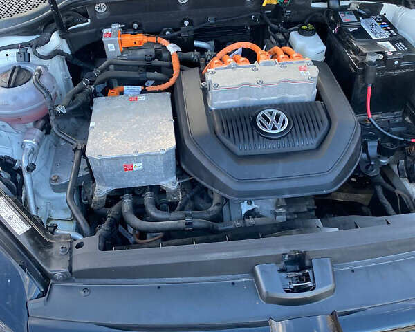 Белый Фольксваген e-Golf, объемом двигателя 0 л и пробегом 57 тыс. км за 8500 $, фото 9 на Automoto.ua