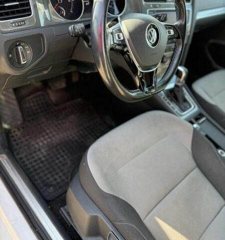 Белый Фольксваген e-Golf, объемом двигателя 0 л и пробегом 138 тыс. км за 8600 $, фото 12 на Automoto.ua