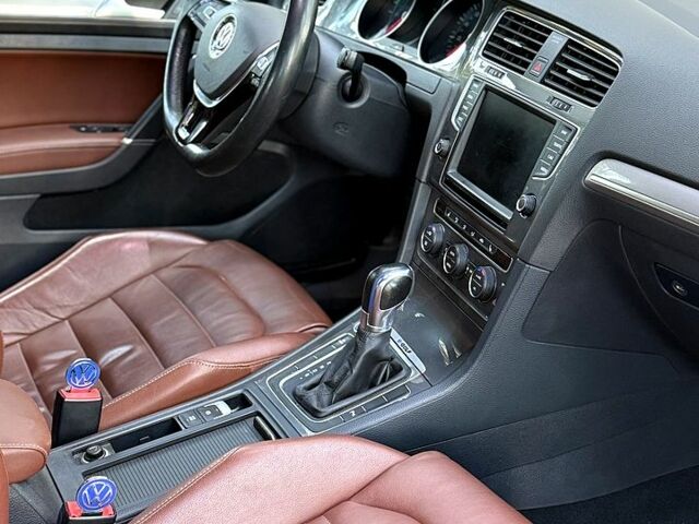 Білий Фольксваген e-Golf, об'ємом двигуна 100 л та пробігом 155 тис. км за 9800 $, фото 5 на Automoto.ua