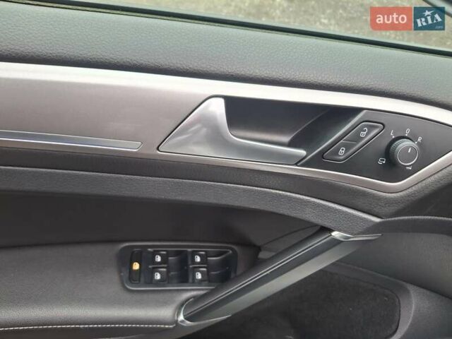 Білий Фольксваген e-Golf, об'ємом двигуна 0 л та пробігом 118 тис. км за 8800 $, фото 21 на Automoto.ua