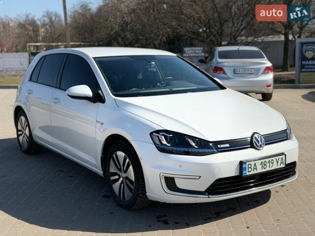 Белый Фольксваген e-Golf, объемом двигателя 0 л и пробегом 138 тыс. км за 9500 $, фото 6 на Automoto.ua