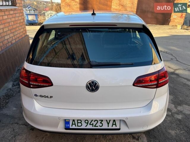 Білий Фольксваген e-Golf, об'ємом двигуна 0 л та пробігом 111 тис. км за 8200 $, фото 15 на Automoto.ua