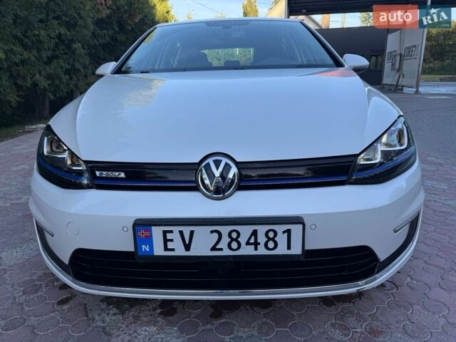 Білий Фольксваген e-Golf, об'ємом двигуна 0 л та пробігом 117 тис. км за 9600 $, фото 8 на Automoto.ua