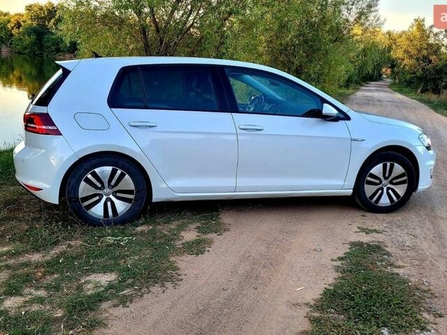 Білий Фольксваген e-Golf, об'ємом двигуна 0 л та пробігом 124 тис. км за 9600 $, фото 9 на Automoto.ua