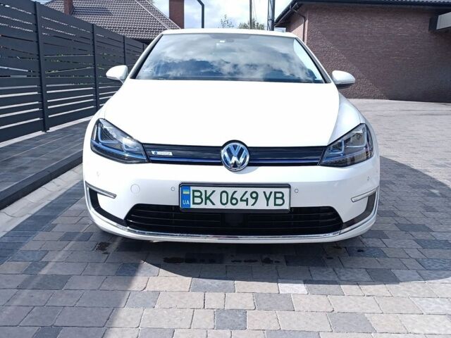 Білий Фольксваген e-Golf, об'ємом двигуна 0 л та пробігом 116 тис. км за 8300 $, фото 3 на Automoto.ua