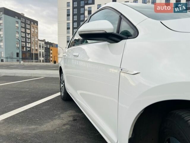 Белый Фольксваген e-Golf, объемом двигателя 0 л и пробегом 109 тыс. км за 9000 $, фото 4 на Automoto.ua