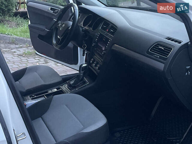 Білий Фольксваген e-Golf, об'ємом двигуна 0 л та пробігом 109 тис. км за 8500 $, фото 41 на Automoto.ua