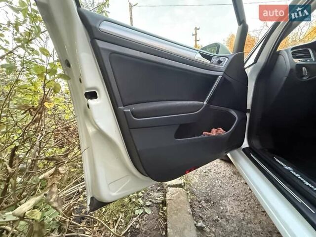 Белый Фольксваген e-Golf, объемом двигателя 0 л и пробегом 135 тыс. км за 8000 $, фото 1 на Automoto.ua