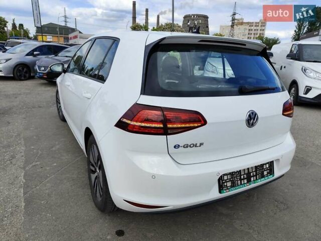 Білий Фольксваген e-Golf, об'ємом двигуна 0 л та пробігом 104 тис. км за 9199 $, фото 8 на Automoto.ua
