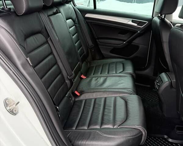 Білий Фольксваген e-Golf, об'ємом двигуна 0 л та пробігом 123 тис. км за 9900 $, фото 47 на Automoto.ua