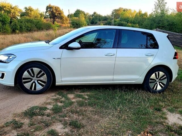 Білий Фольксваген e-Golf, об'ємом двигуна 0 л та пробігом 124 тис. км за 9600 $, фото 4 на Automoto.ua