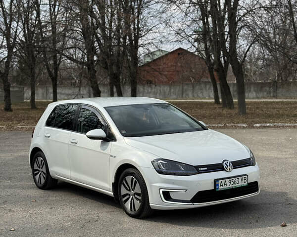 Білий Фольксваген e-Golf, об'ємом двигуна 0 л та пробігом 82 тис. км за 10500 $, фото 2 на Automoto.ua