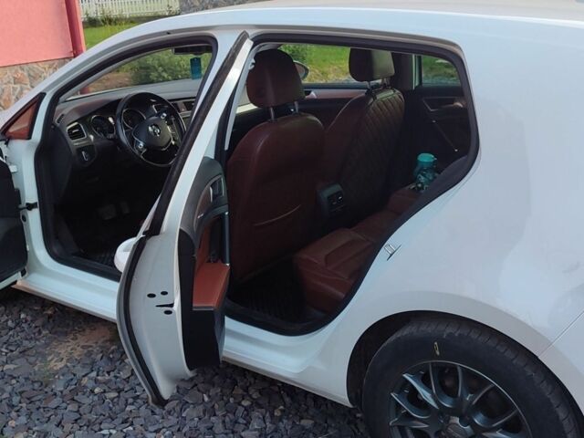 Білий Фольксваген e-Golf, об'ємом двигуна 0 л та пробігом 150 тис. км за 9800 $, фото 6 на Automoto.ua