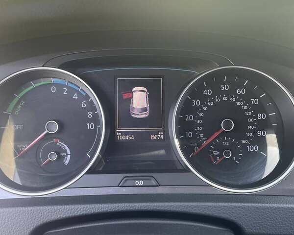 Білий Фольксваген e-Golf, об'ємом двигуна 0 л та пробігом 100 тис. км за 8000 $, фото 9 на Automoto.ua