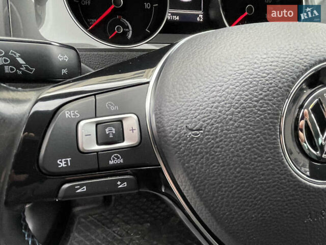 Белый Фольксваген e-Golf, объемом двигателя 0 л и пробегом 91 тыс. км за 8570 $, фото 41 на Automoto.ua