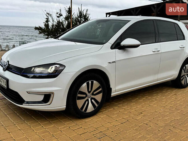 Белый Фольксваген e-Golf, объемом двигателя 0 л и пробегом 195 тыс. км за 8200 $, фото 9 на Automoto.ua
