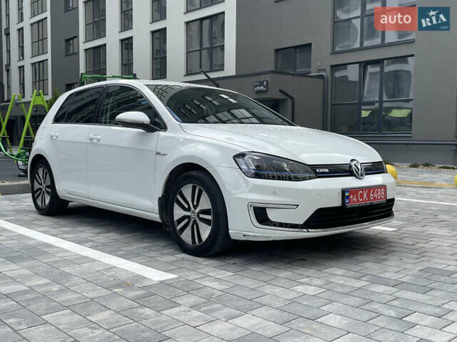 Белый Фольксваген e-Golf, объемом двигателя 0 л и пробегом 91 тыс. км за 8545 $, фото 2 на Automoto.ua