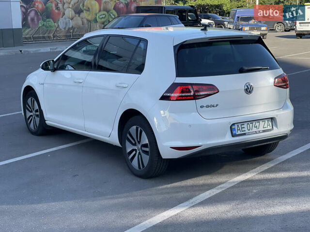 Белый Фольксваген e-Golf, объемом двигателя 0 л и пробегом 202 тыс. км за 8700 $, фото 1 на Automoto.ua