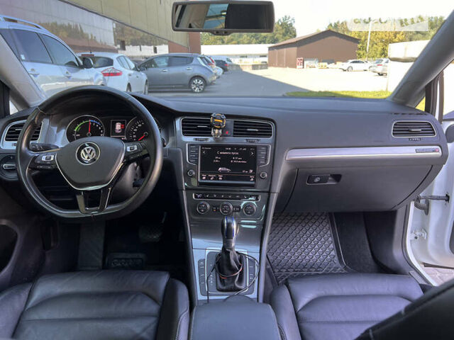 Белый Фольксваген e-Golf, объемом двигателя 0 л и пробегом 102 тыс. км за 9900 $, фото 29 на Automoto.ua
