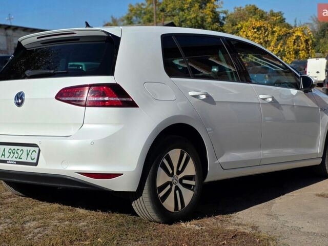 Белый Фольксваген e-Golf, объемом двигателя 0 л и пробегом 158 тыс. км за 9750 $, фото 14 на Automoto.ua
