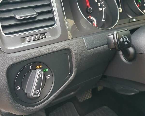 Белый Фольксваген e-Golf, объемом двигателя 0 л и пробегом 130 тыс. км за 8999 $, фото 54 на Automoto.ua