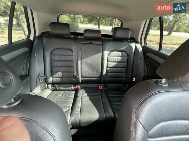 Белый Фольксваген e-Golf, объемом двигателя 0 л и пробегом 210 тыс. км за 8500 $, фото 9 на Automoto.ua