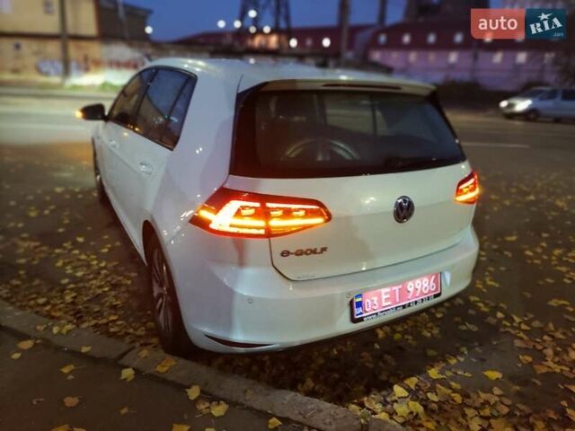 Белый Фольксваген e-Golf, объемом двигателя 0 л и пробегом 69 тыс. км за 9499 $, фото 8 на Automoto.ua