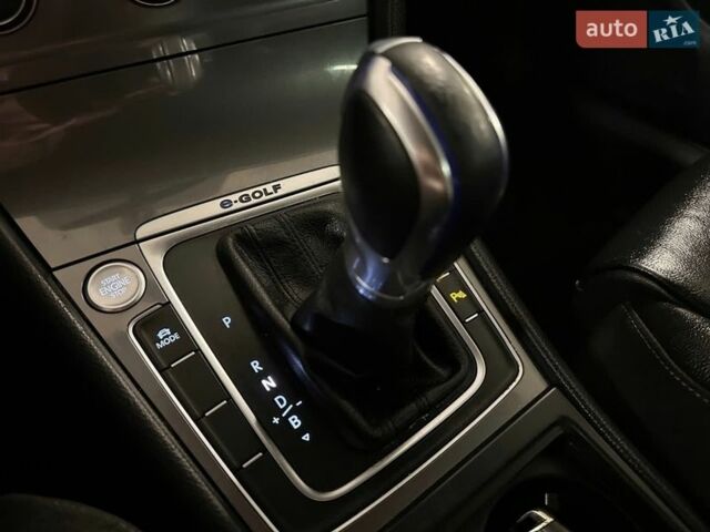 Белый Фольксваген e-Golf, объемом двигателя 0 л и пробегом 170 тыс. км за 7799 $, фото 10 на Automoto.ua