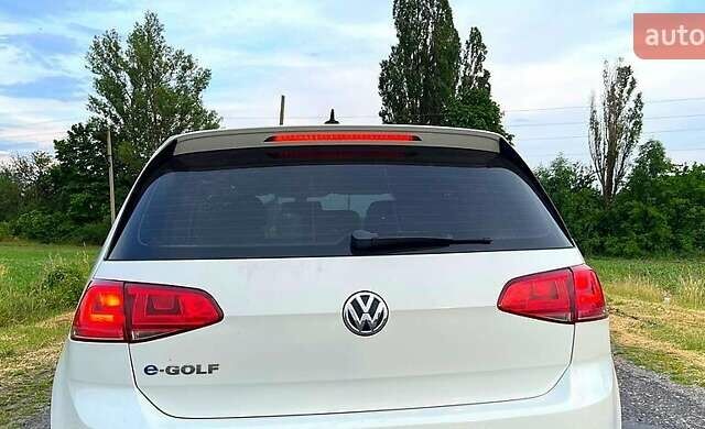 Білий Фольксваген e-Golf, об'ємом двигуна 0 л та пробігом 107 тис. км за 10000 $, фото 2 на Automoto.ua