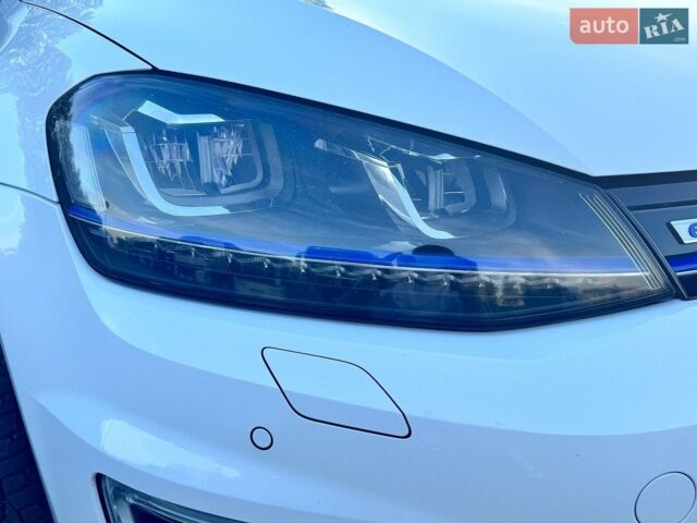 Білий Фольксваген e-Golf, об'ємом двигуна 0 л та пробігом 153 тис. км за 9000 $, фото 15 на Automoto.ua