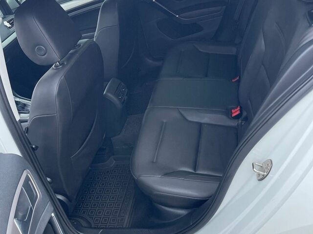 Белый Фольксваген e-Golf, объемом двигателя 0 л и пробегом 140 тыс. км за 7999 $, фото 34 на Automoto.ua