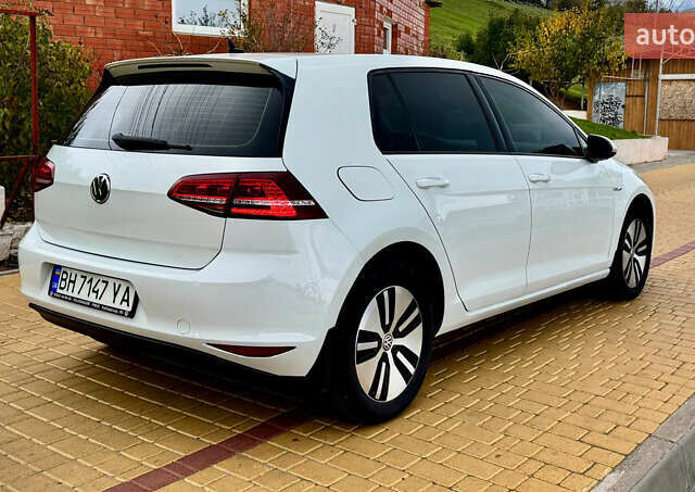 Белый Фольксваген e-Golf, объемом двигателя 0 л и пробегом 195 тыс. км за 8200 $, фото 16 на Automoto.ua