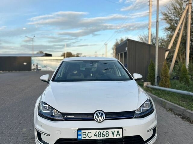 Белый Фольксваген e-Golf, объемом двигателя 0 л и пробегом 156 тыс. км за 8600 $, фото 2 на Automoto.ua