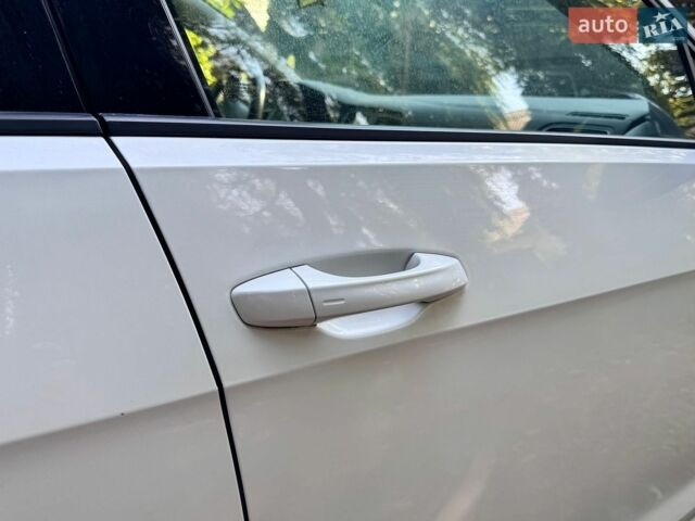 Білий Фольксваген e-Golf, об'ємом двигуна 0 л та пробігом 170 тис. км за 8299 $, фото 18 на Automoto.ua